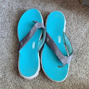 Sketchers Flip Flops
